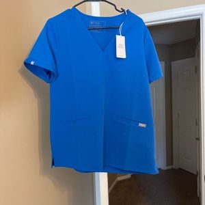 Scrub top
